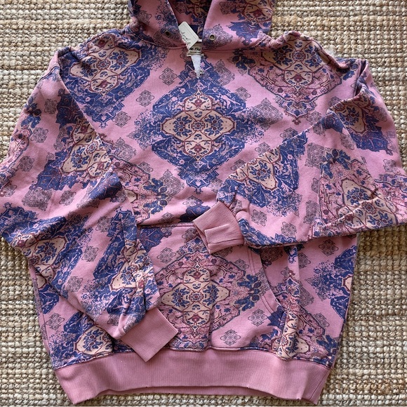 SOLD💝NEW Free People Printed It's a Vibe Hoodie In Desert Rose Combo Pink - Picture 11 of 16